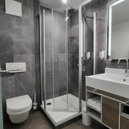 Szálloda Schwanen 3*